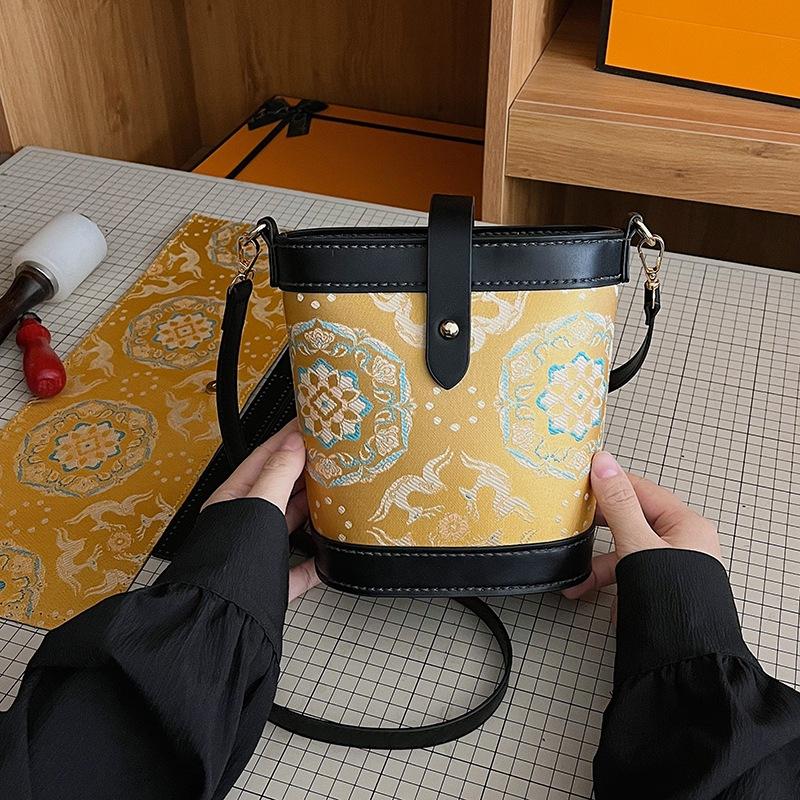 DIY Knitted Bag - Pink Vintage - Leatherwork Drawing review and price
