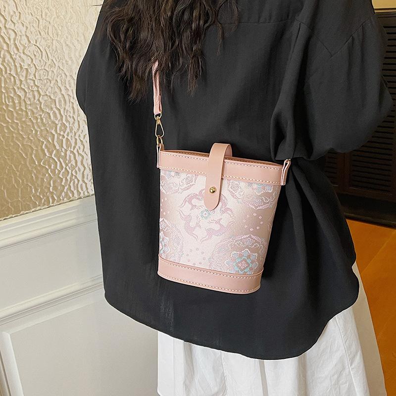 DIY Knitted Bag - Pink Vintage - Leatherwork Drawing review and price